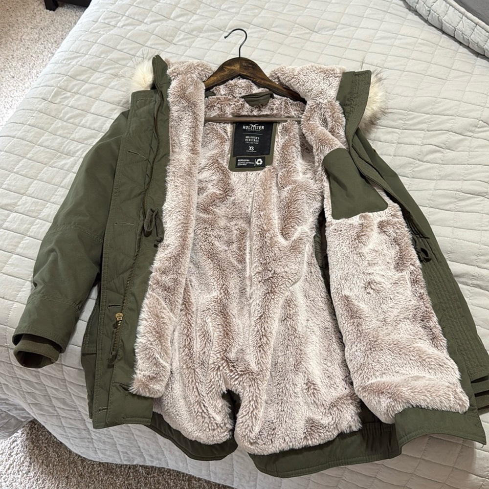 Hollister Faux Fur Lined Jacket Olive Extra Small